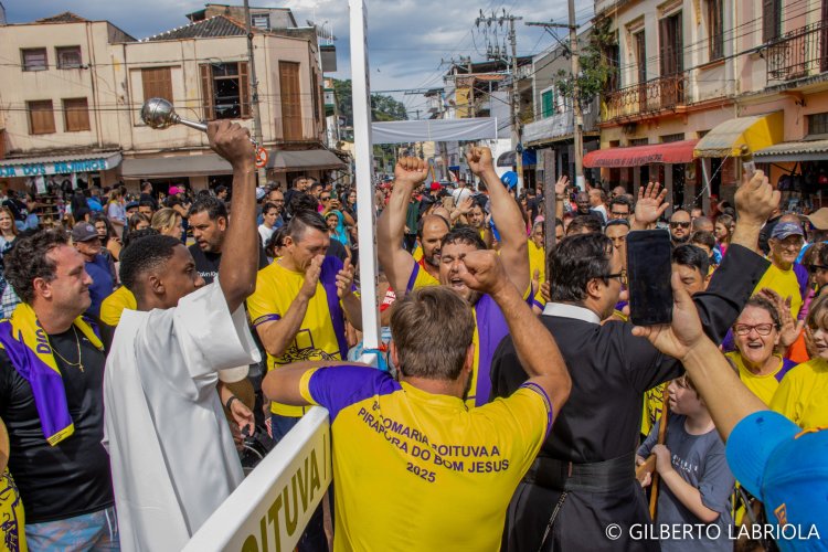Milhares de Fiéis visitam Pirapora do Bom Jesus na Semana Santa